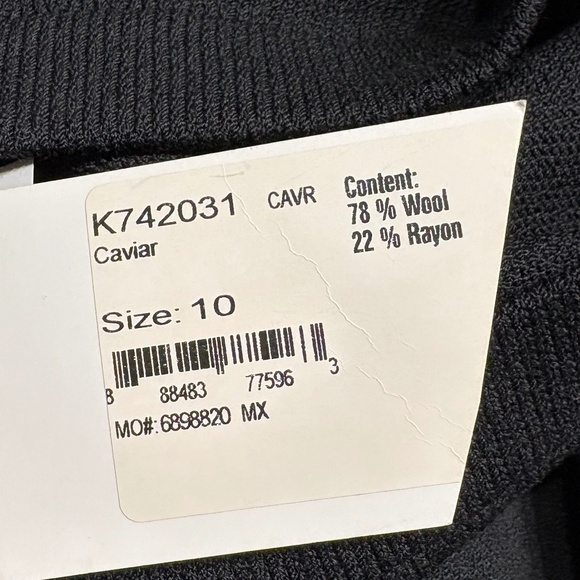 St. John caviar size 10 with tags wool blend skirt - Picture 2 of 6